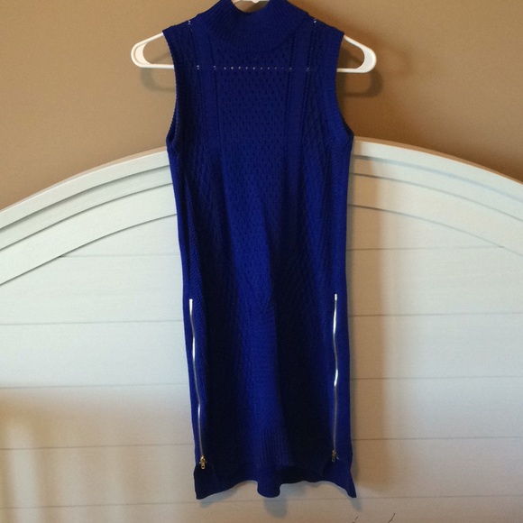 Sleeveless royal blue sweater - Picture 1 of 4